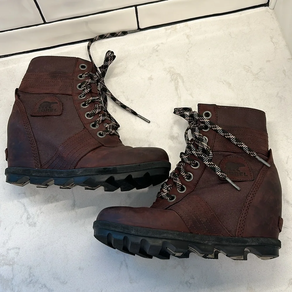 SOREL LEXIE™ Wedge Boot Burgundy Leather Lace Up Hi Top Chunky Size 8